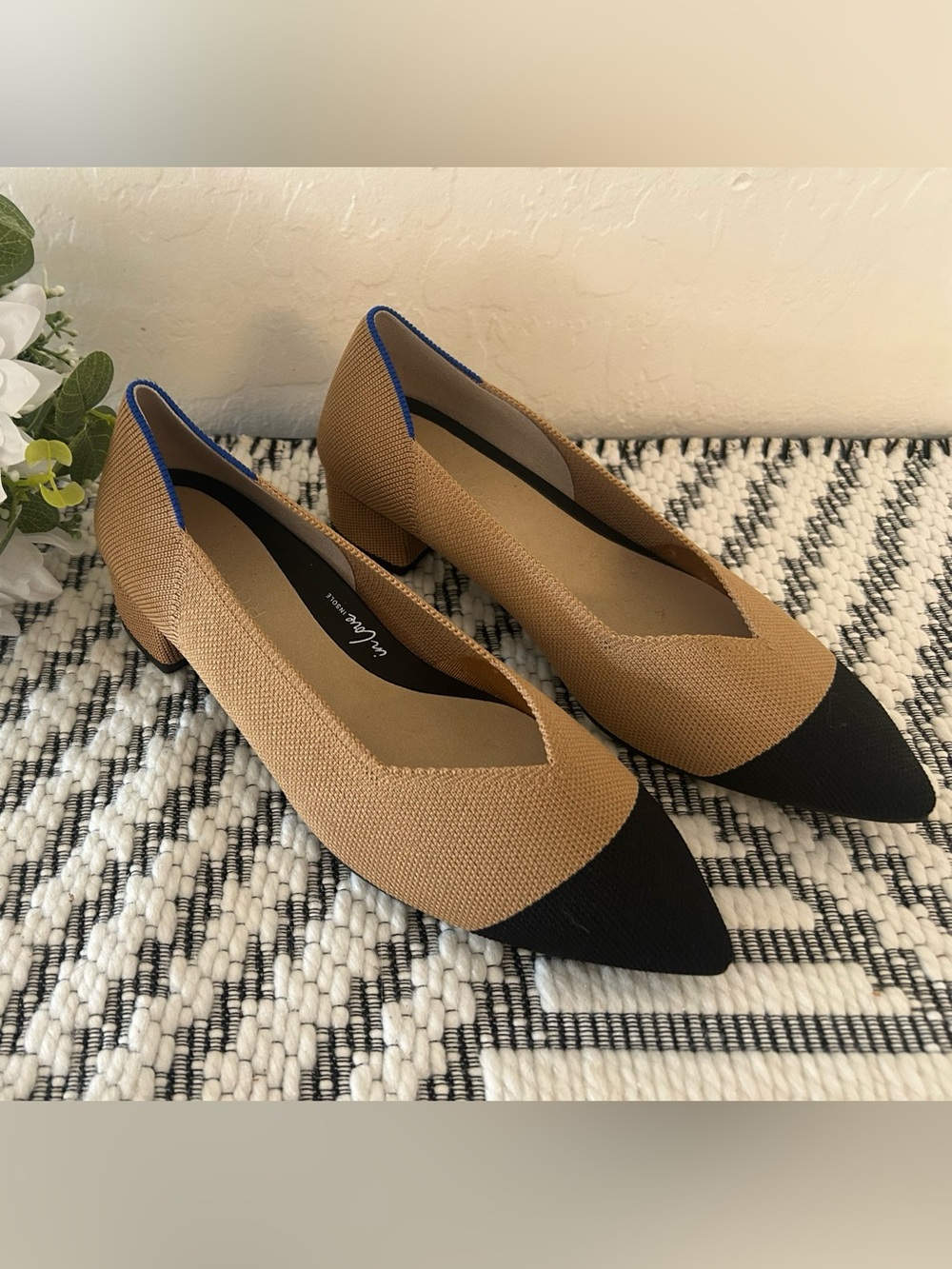 Rothy's The High Point Block Heel Wren Captoe Color way Beige/Black Sz 7.5